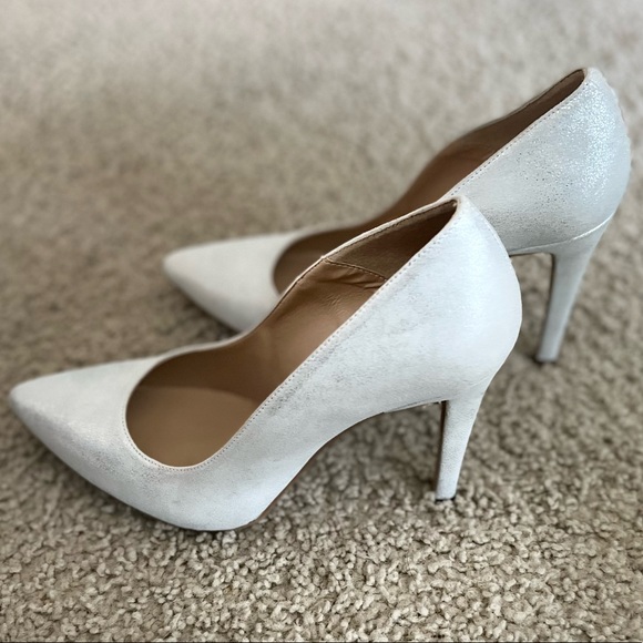 🤩 Silver heels new 🤩 - Picture 1 of 9